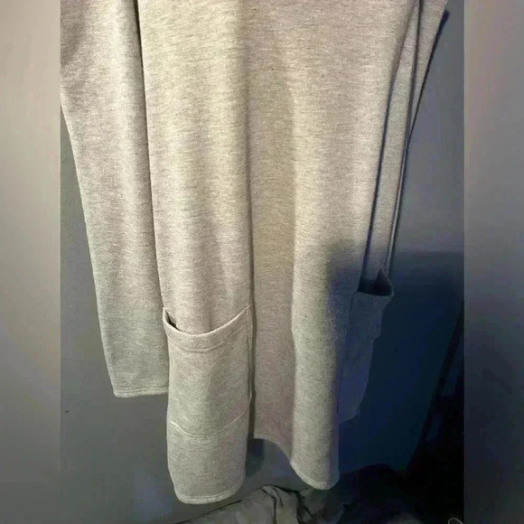 Abercrombie & Fitch Gray Cold Shoulder Sweat Shirt Dress, Size Small - Picture 3 of 7
